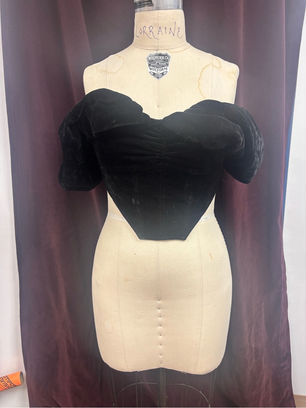 Black Off-Shoulder Velvet Crop Top